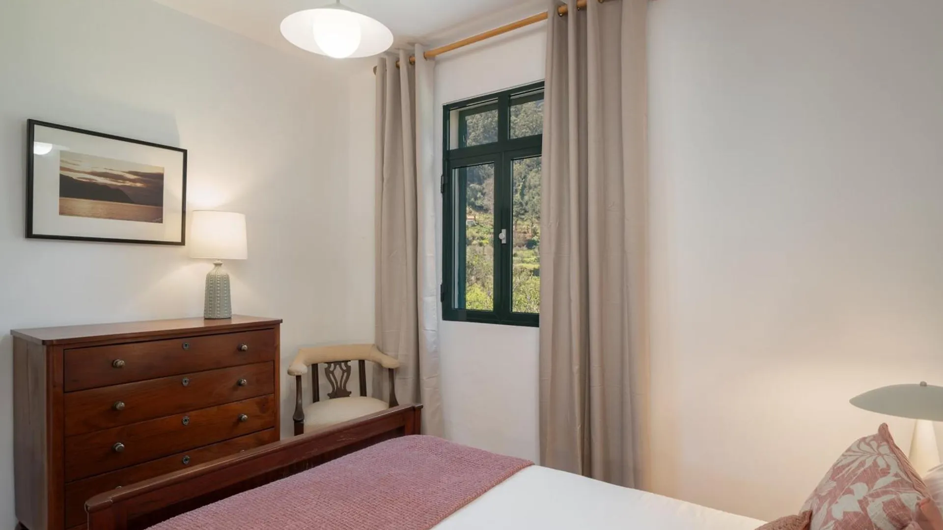 Holiday home Retiro Do Artista Art And Views Over The Valley Sao Vicente