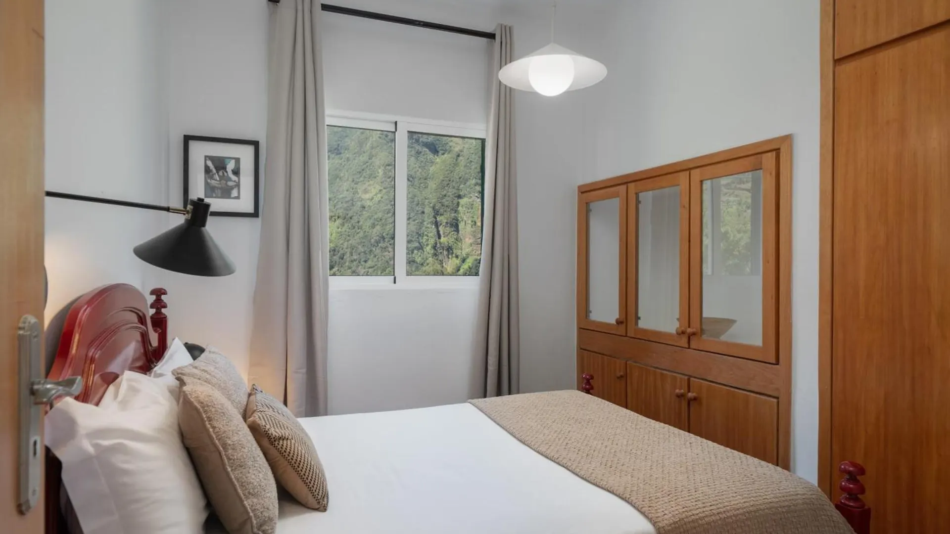 Retiro Do Artista Art And Views Over The Valley Sao Vicente  Holiday home Sao Vicente (Madeira)