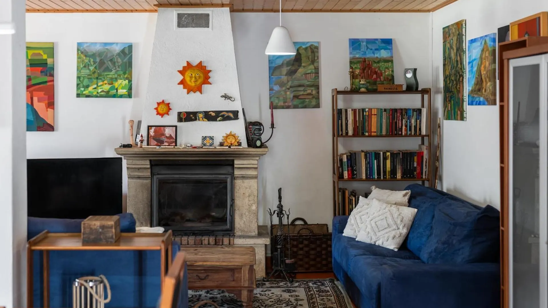 Retiro Do Artista Art And Views Over The Valley Sao Vicente  Holiday home
